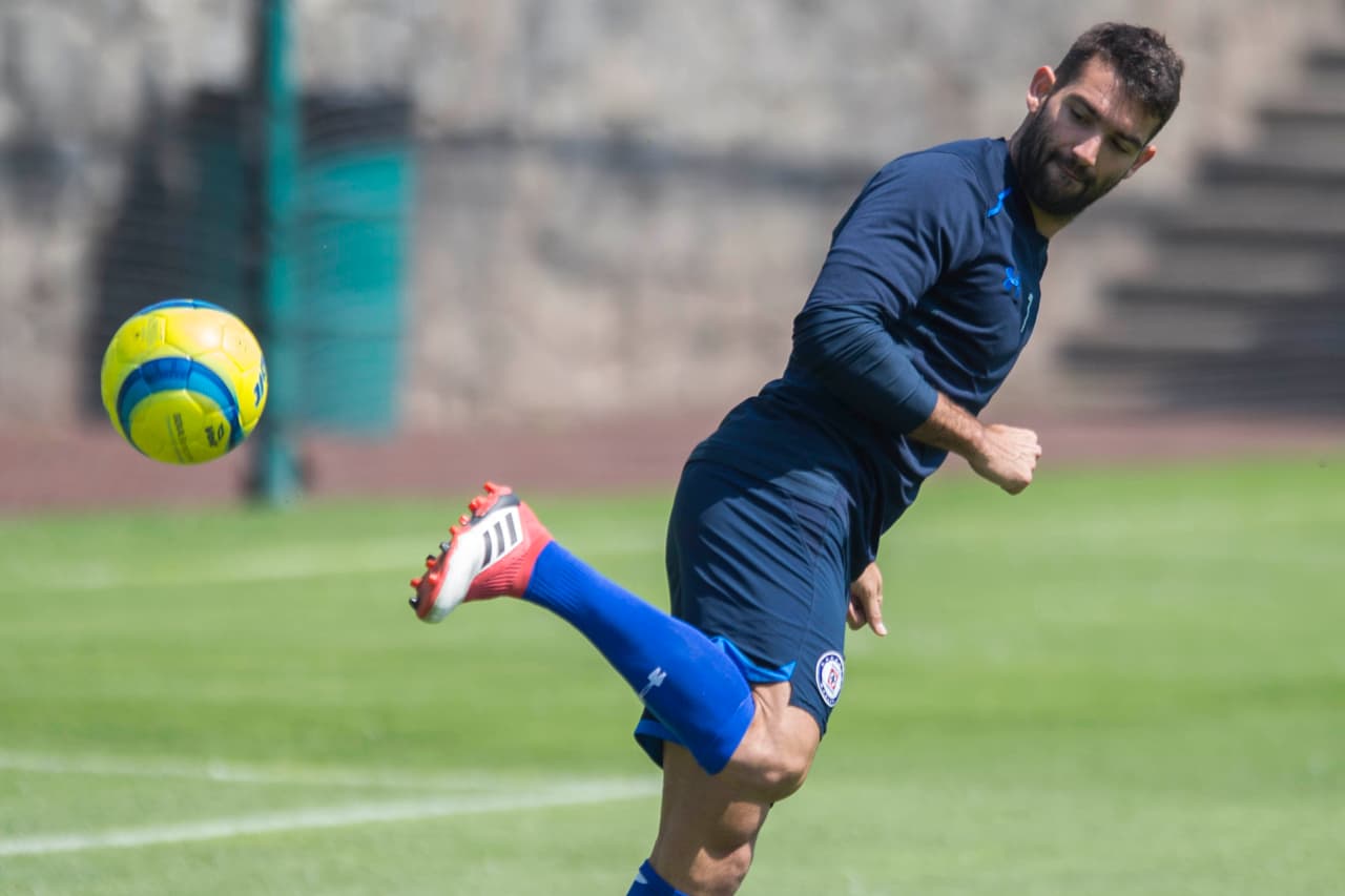 Los jugadores tampoco han asimilado el estilo de un técnico que ya fue campeón con Santos en el fútbol mexicano.