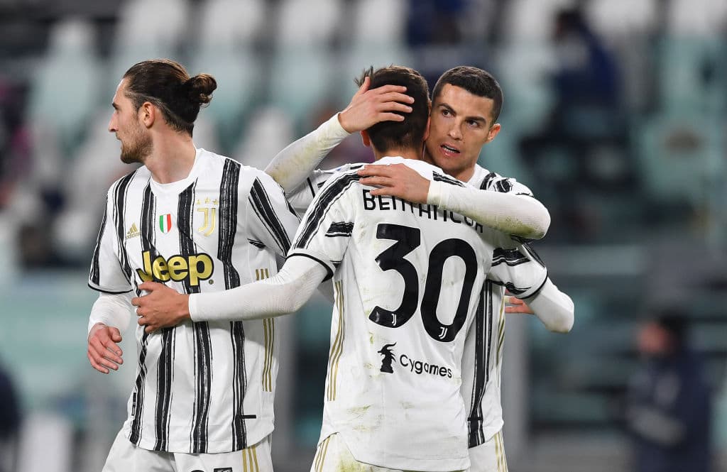 Juventus anuncia un jugador positivo de COVID-19