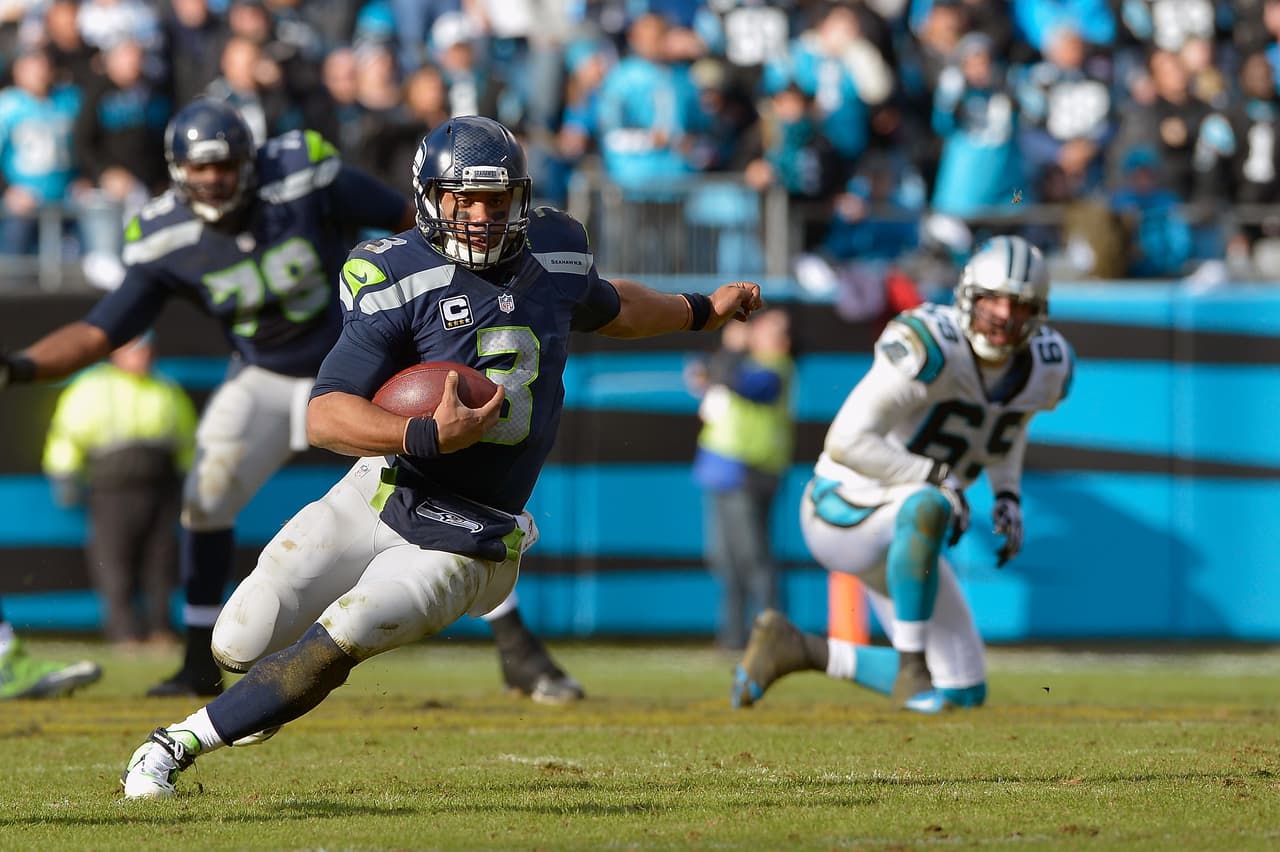 Russell Wilson comando dos series ofensiva para touchdown.