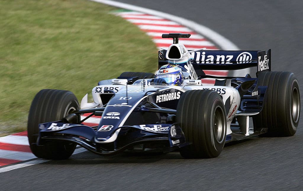 Tras convertirse en el
<b>primer campeón de la GP2</b>, categoría telonera de la
<b>Fórmula 1, hizo su debut</b> en la máxima el
<b>12 de marzo de 2006</b>, en el Gran Premio de
<b>Bahrein</b>, con el
<b>Williams FW28</b> número 10, motorizado por un
<b>Cosworth V8 de 2.4 litros</b>. Esa tarde fue séptimo, sumando sus primeros dos puntos.