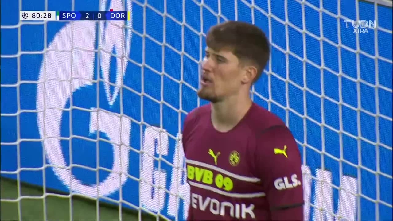 ¡El tercero del Sporting CP! Porro la empuja tras fallar un penal