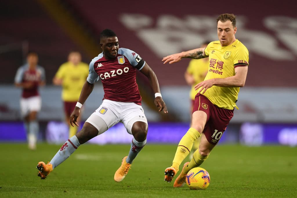 Burnley sabe como contener al ataque del Aston Villa y terminan empatando 0-0 en Birmingham.