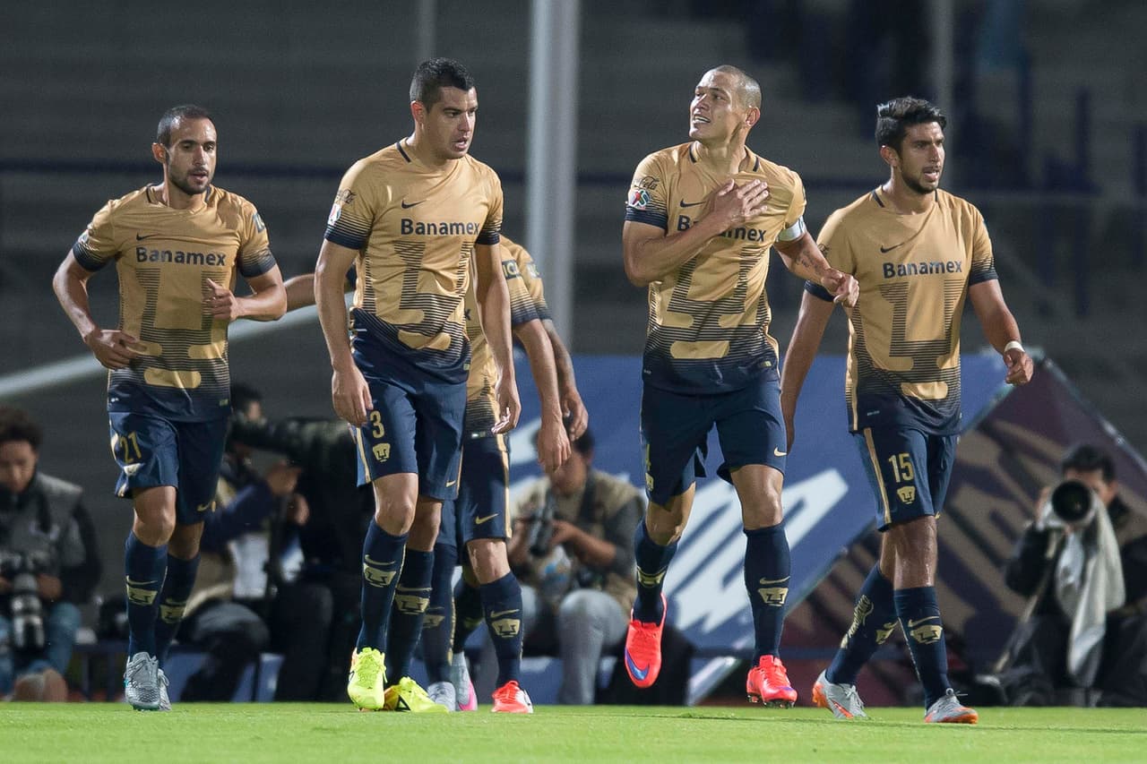 Darío Verón parece que se va entendiendo mejor con Gerardo Alcoba lo que ha hecho que la defensa felina sea más sólida y aunque aún existen tuercas por apretar, los errores cada vez son menos en la zona baja.