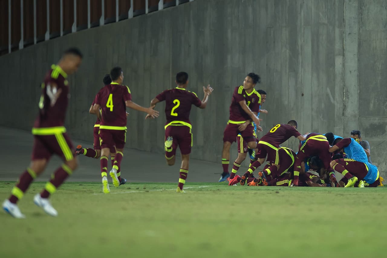Venezuela logró la victoria gracias a los goles de Yohandry Orozco (49') y Antonio Romero (64').