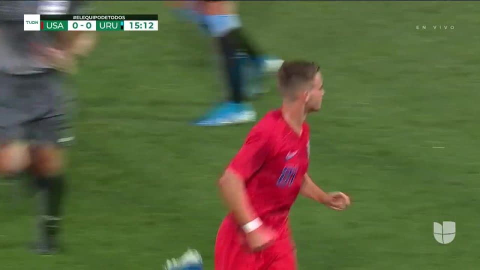 Tiro desviado de Tyler Boyd