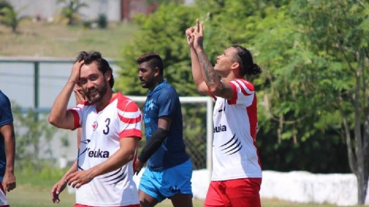 ¡Carlos 'Gullit' Peña rompe una sequía de casi tres años sin anotar!