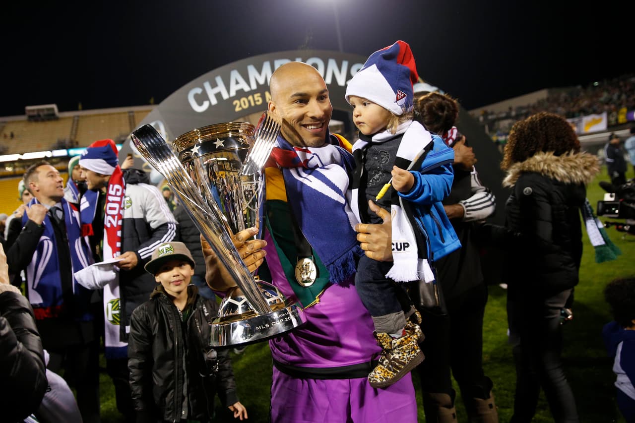 El arquero Adam Kwarasey y un festejo especial.