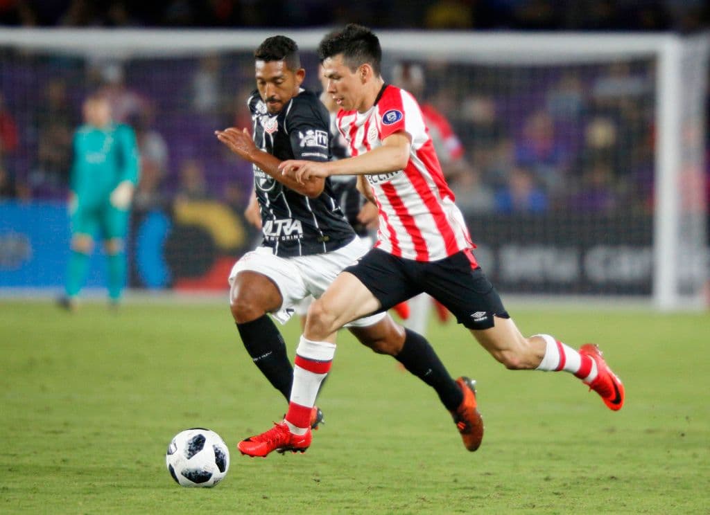 Lozano fue titular con el PSV en el juego contra Corinthians.