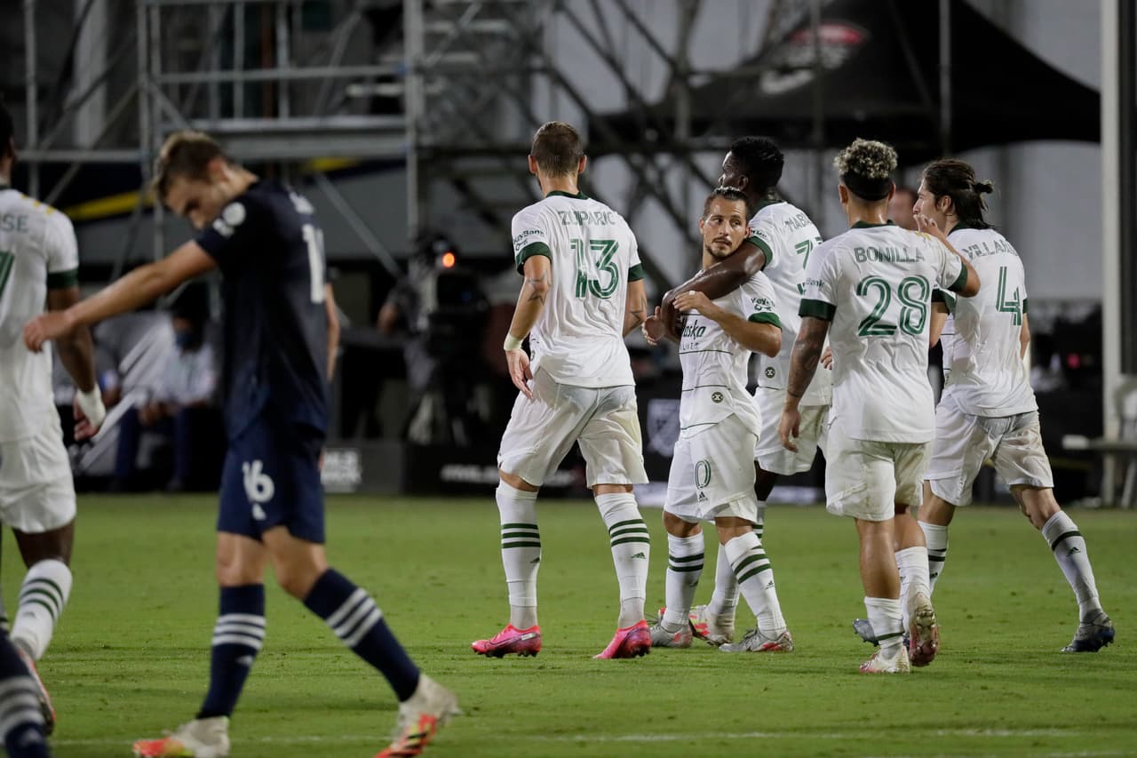New York City FC 1-3 Portland Timbers | Jesús Medina abrió el marcador para los locales por la vía penal. Sebastián Blanco (43’) hizo el empate antes de concluir la primera mitad. Diego Valeri (65’) dio la vuelta al marcador y Andy Polo (76’) selló el triunfo.