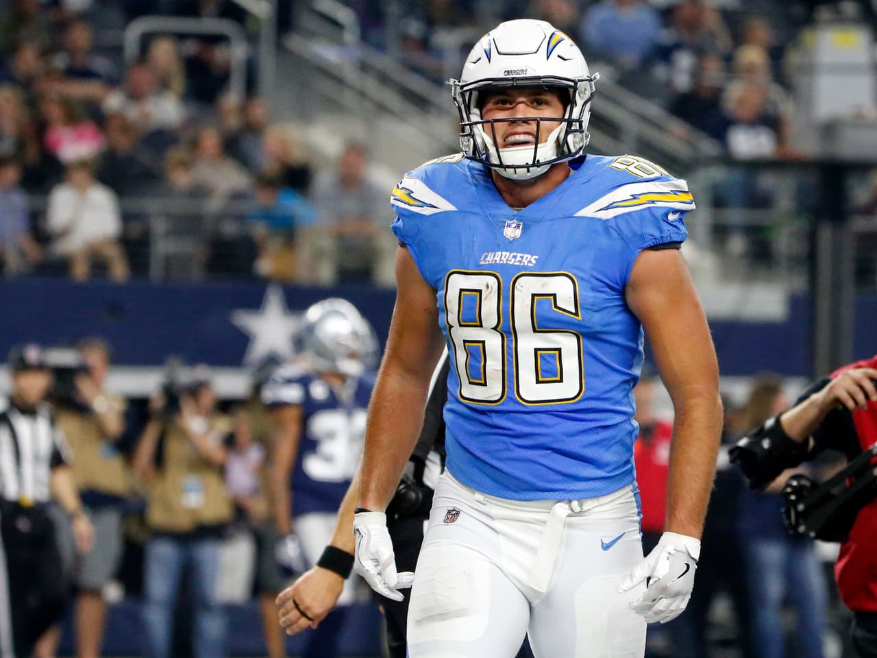 Chargers colocan a Hunter Henry en la lista de lesionados