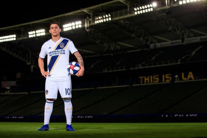 El jugador más costoso de la MLS es el argentino Cristian Pavón del LA Galaxy, quien tiene un valor de mercado de 15 millones de euros, pero no entró al XI del año.