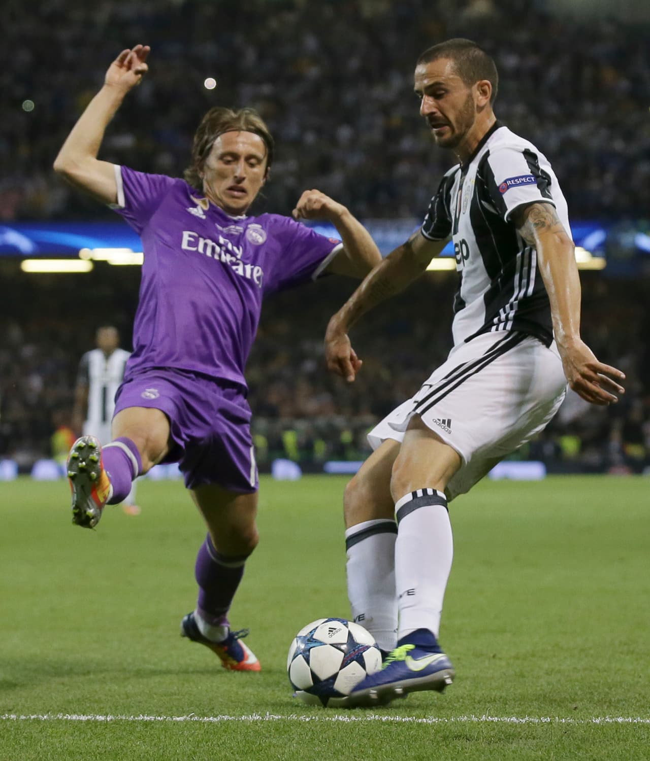 Como toda la defensa de la Juventus, Leonardo Bonucci tuvo una tarde baja en el Millennium Stadium. La línea de tres defensas de Allegri fue vulnerada fácilmente cuando el Madrid se decidió.