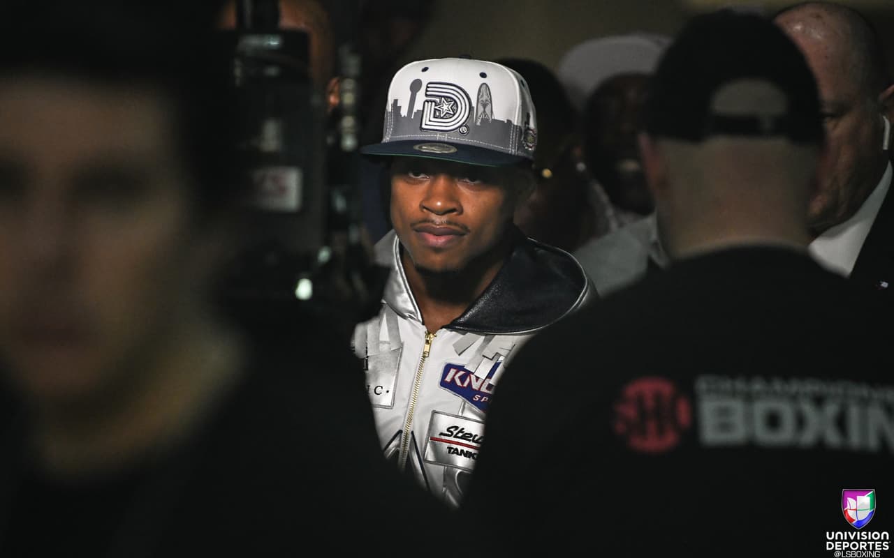 Errol Spence Jr. (24-0, 21 KOs) no tuvo ningún problema ante el mexicano Carlos Ocampo, quien fue noqueado en el primer asalto. De esta forma, Spence Jr. defendió su cetro mundial wélter de la FIB.