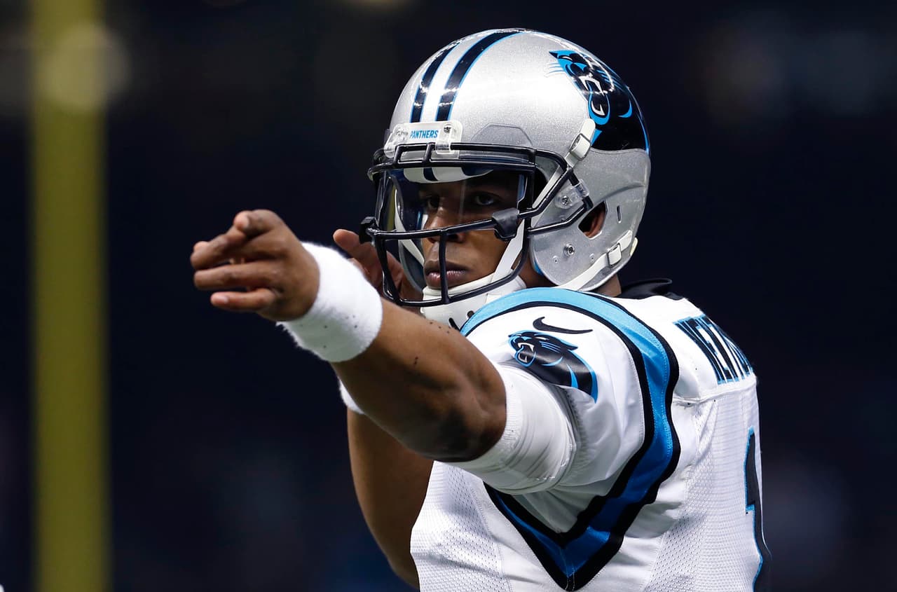 1.- Los CAROLINA PANTHERS vencieron a los New Orleans 41-38 para mejorar su marca a 12-0 por primera vez en la historia de la franquicia. Los Panthers han asegurado el título divisional de la NFC Sur y son el primer equipo con boleto a la postemporada.