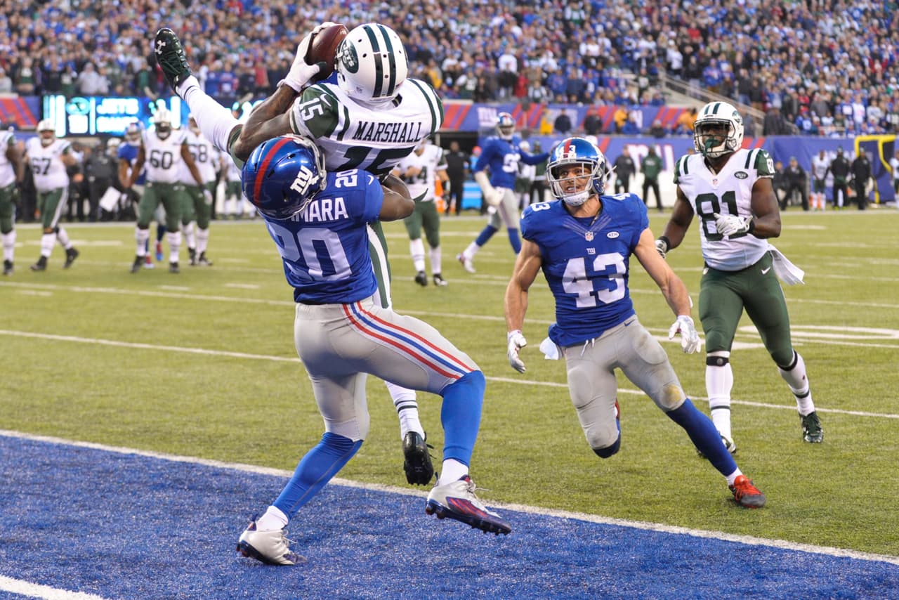 6.- El receptor de los New York Jets BRANDON MARSHALL atrapó 12 pases para 131 yardas y un touchdown en la victoria en tiempo extra de los Jets 23-20 contra los New York Giants.