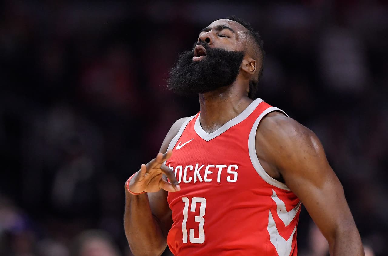 Lo destrozó: James Harden realizó la que tildan como la jugada más humillante en la historia de la NBA
