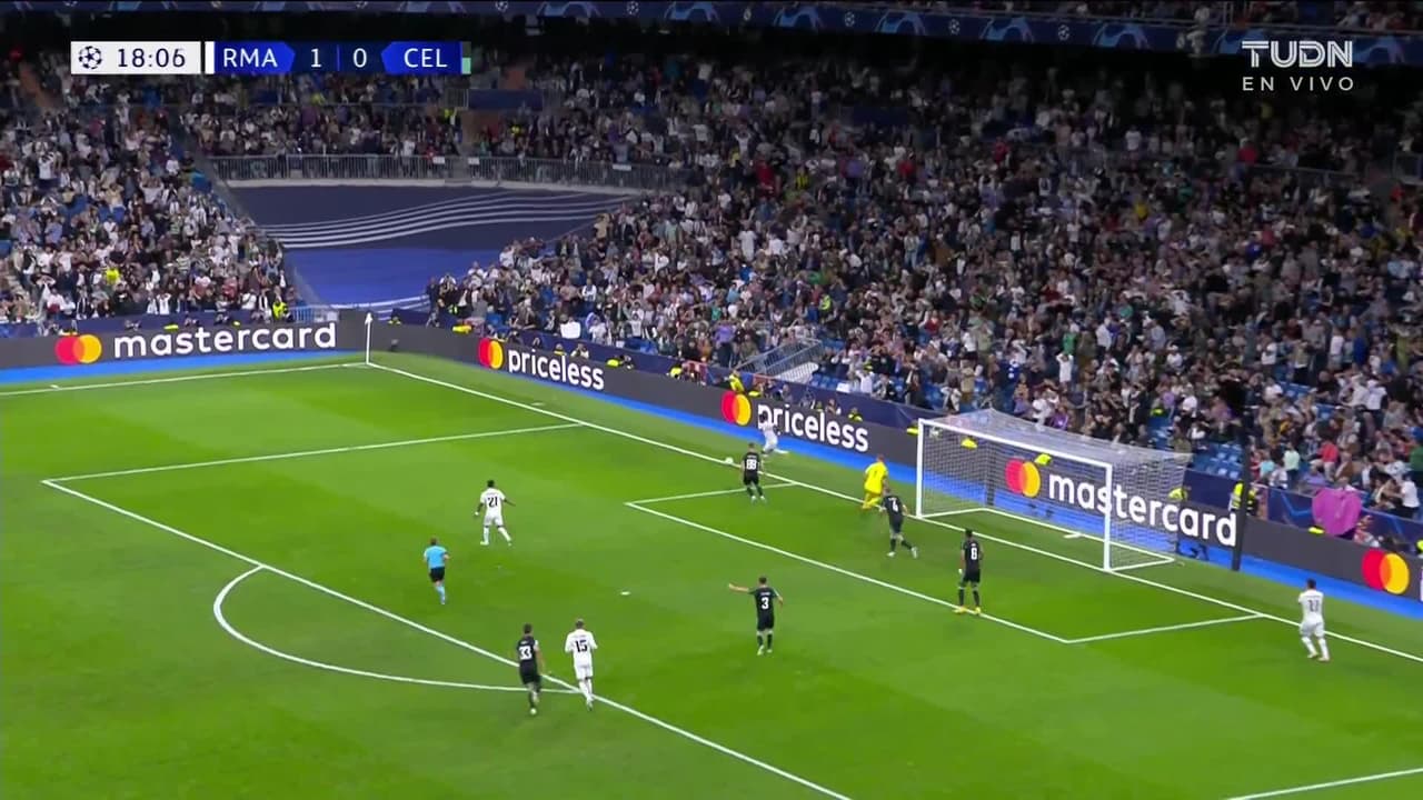 ¡TIRO ATAJADO! disparo por Vinícius Júnior.