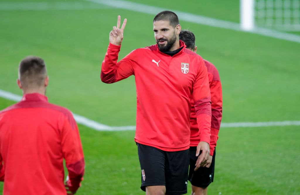 Mitrovic, el atacante del Fulham, no dejaba de inquietar al cancerbero noruego.