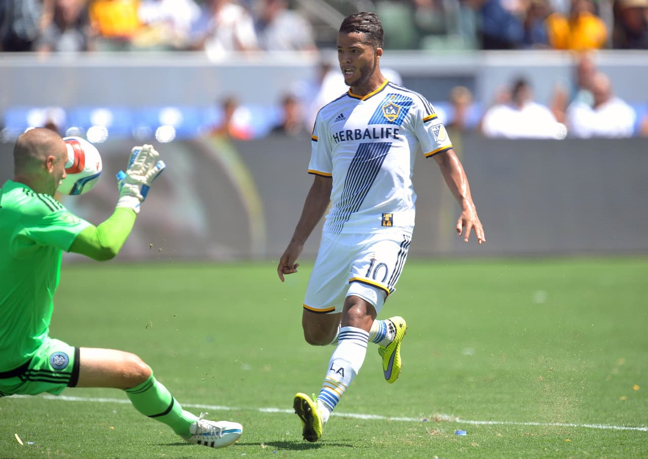 Giovani dos Santos marcó un gol y dio una asistencia en la goleada Galáctica.