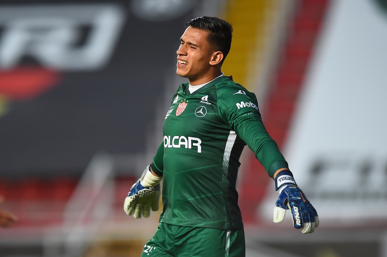 Necaxa ‘cepilla’ a Luis Malagón para la Jornada 11