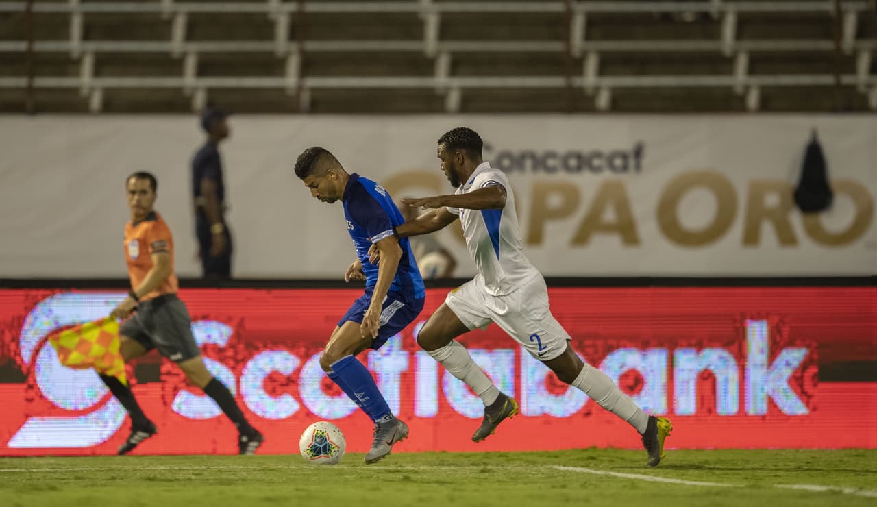 Y sin lucir demasiado, y sin dejar grandes sensaciones, El Salvador obtiene sus primeros tres puntos del certamen.