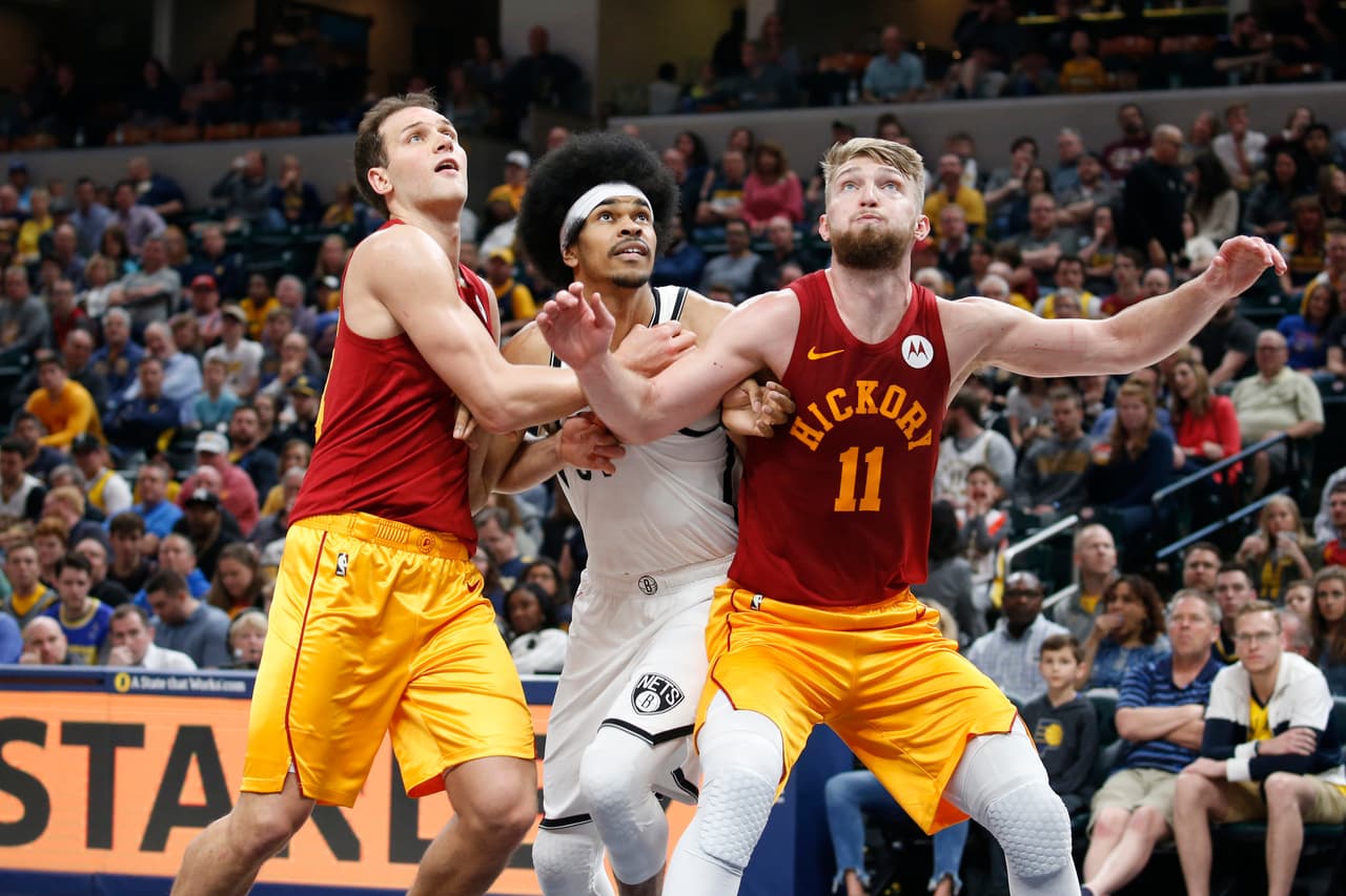 Luego de arrancar con marca de 8-18 esta temporada, los Nets remaron a contracorriente y para completar su primera campaña con marca ganadora deberán ganarle a Miami el miércoles para cerrar la fase regular.