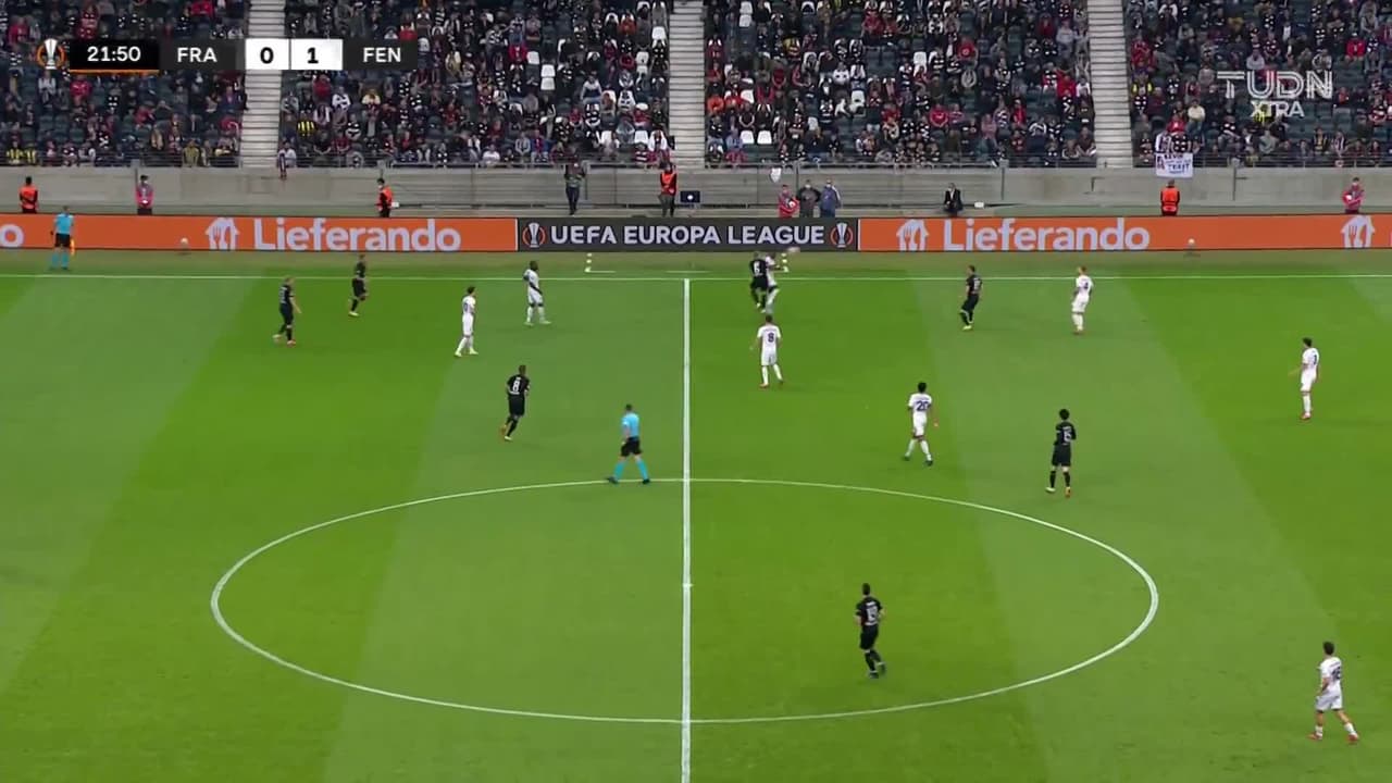 ¡TIRO ATAJADO! disparo por Djibril Sow.