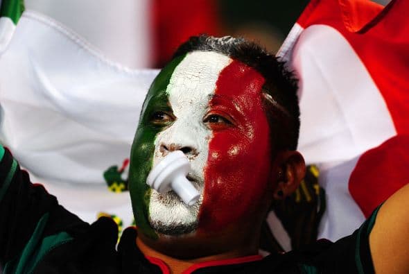 El Bank of America Stadium se pintó de verde, blanco y rojo apoyando a la Selección Mexicana.