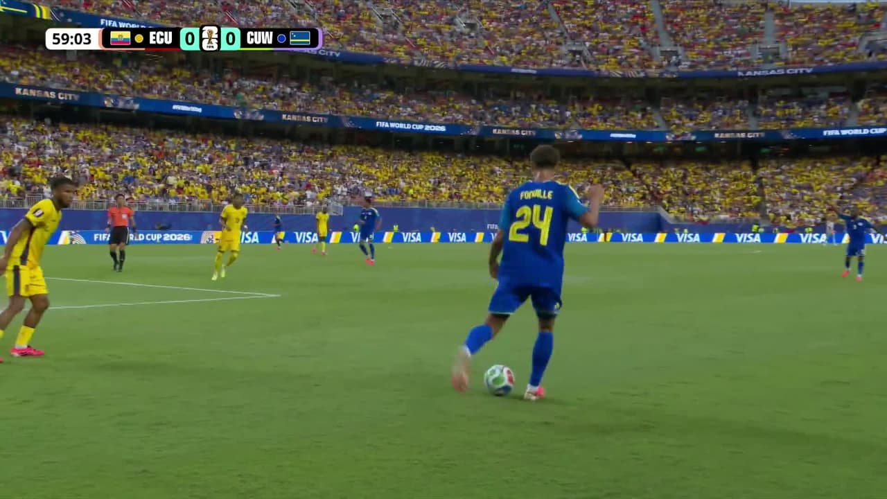 ¡TIRO ATAJADO! disparo por Leandro Bacuna.