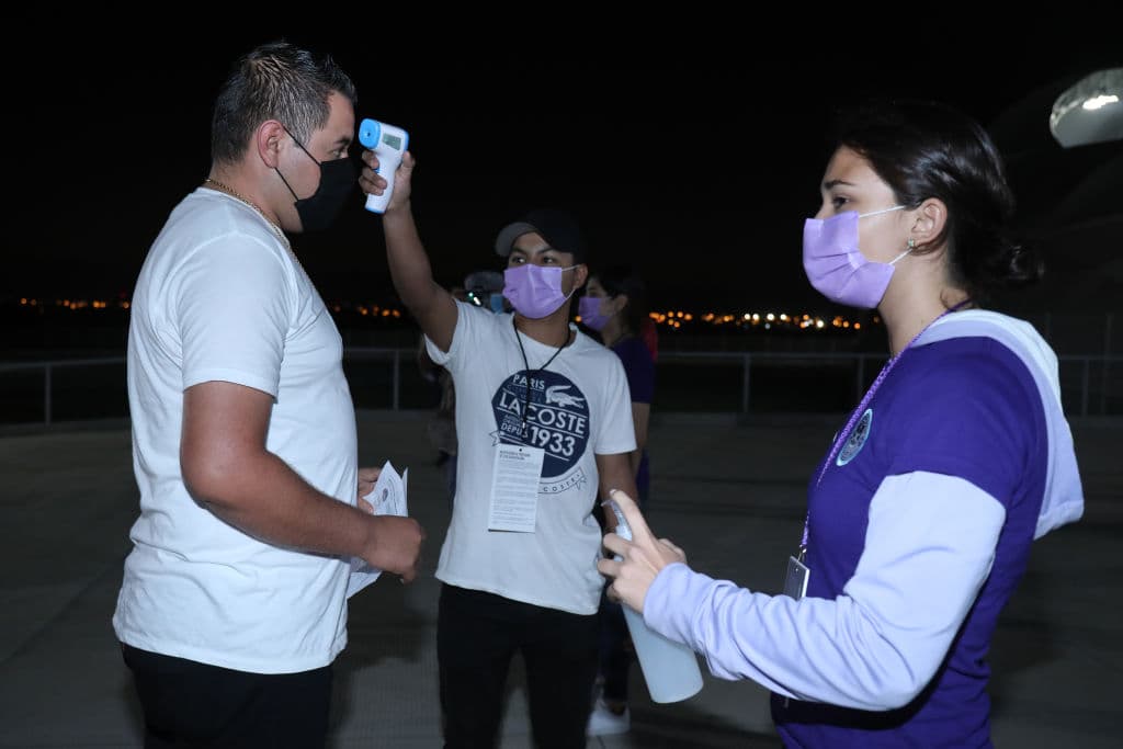 Debido a que Sinaloa se encuentra en semáforo amarillo por el coronavirus, El Kraken abrió sus puertas al 50% de su capacidad tomando las medidas sanitarias pertinentes.