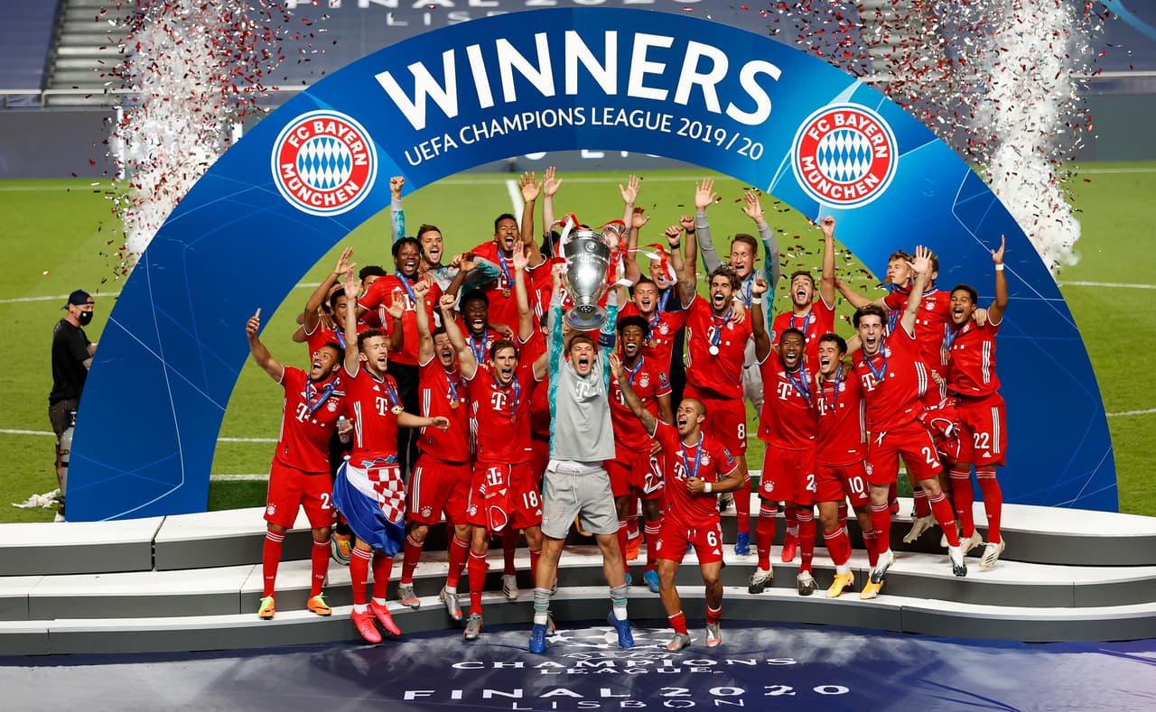 Bayern levanta el trofeo.