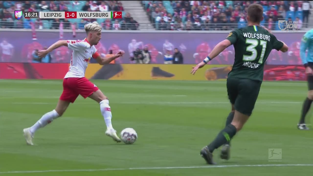 ¡Qué forma de abrir el marcador! Gran disparo de Kampl le da la ventaja al Leipzig