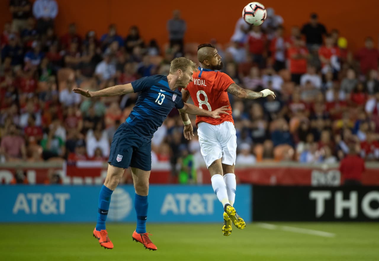 Aunque a decir verdad fue Estados Unidos el que mejores ocasiones tuvo, jugando al contragolpe.