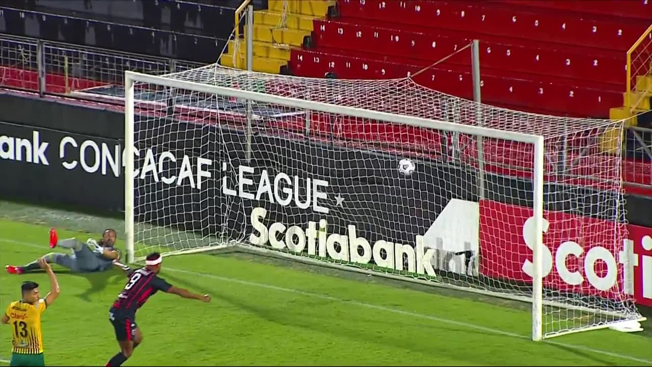 ¡GOOOL! Johan Venegas anota para Alajuelense.