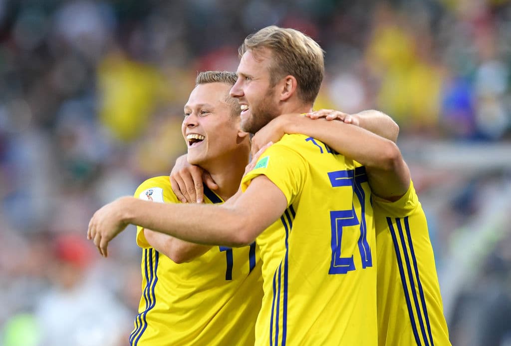 Suecia se impuso 3-0 contra México en el cierre del grupo F en el Mundial y pasó de líder, mientras que el 'Tri' celebró en medio de su derrota.