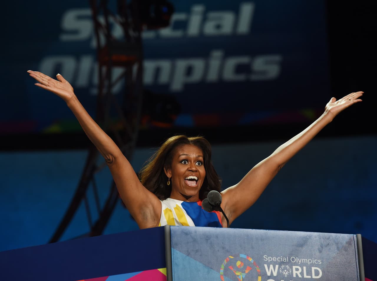 Quien sí estuvo presente y transmitiendo toda su energía fue la primera dama Michelle Obama.