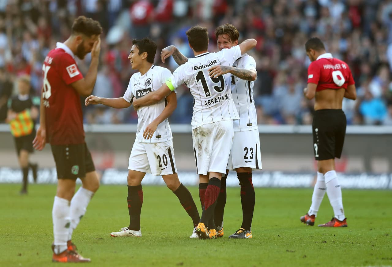 Victoria agónica del Eintracht ante el Hannover; Salcedo regresó a la actividad