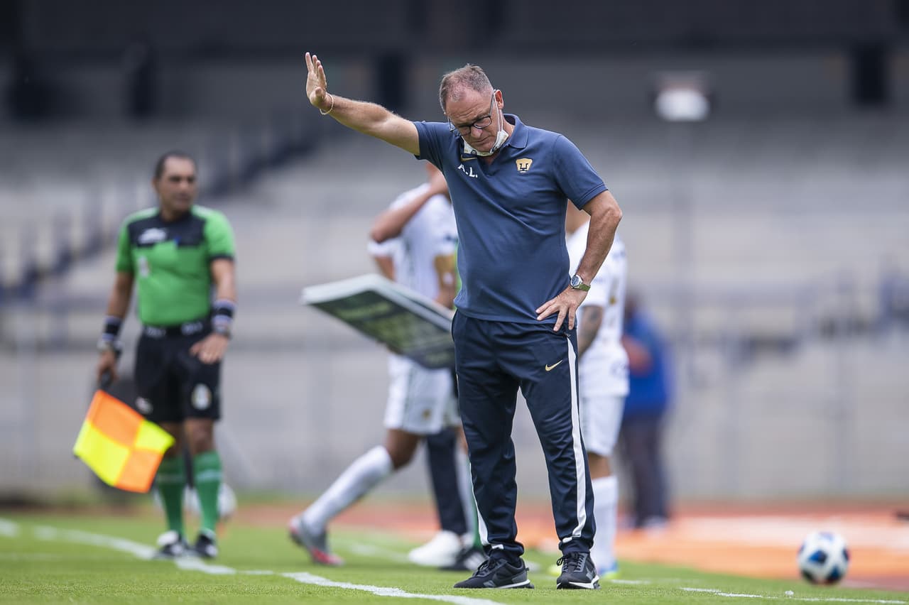 Lillini explota con pregunta sobre extranjeros y canteranos de Pumas