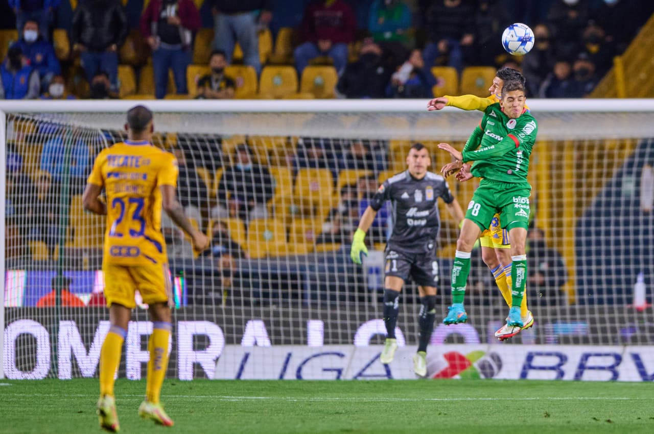 En un partido cerrado los Tigres lograron sacar el triunfo ante San Luis que empezó ganando pero no pudo aguantar el marcador.