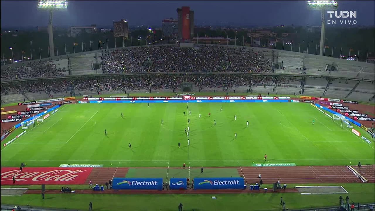 ¡TIRO ATAJADO! disparo por Federico Viñas.