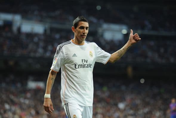 Ángel Di María (9): Otra vez apareció cuando más le necesitaba el Real Madrid, otra vez en Mestalla, el escenario donde un pase preciso a la cabeza de Cristiano Ronaldo dio la última final ante el Barcelona. Sin el portugués apareció para incendiar la final con un disparo cruzado abajo a los diez minutos al que no llegó Pinto. Su entrega fue la imagen de su equipo. Continuas ayudas defensivas y desequilibrante en ataque jugando en su posición preferida, en banda derecha. Se marchó vacío, sin nada más que poder dar sobre el terreno de juego a los 86 minutos.  