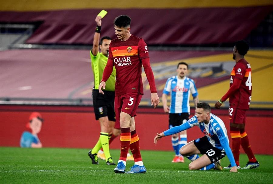 Napoli se impone 2-0 al AS Roma con doblete de Dries Mertens durante la Jornada 28 en la Serie A. El mexicano Hirving Lozano finalmente supera su lesión y regresa a las canchas, esta vez entró al minuto 73 por Elmas.