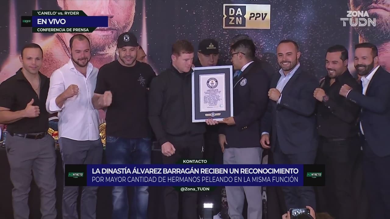 Canelo recibe Récord Guinness por pelea junto a sus hermanos