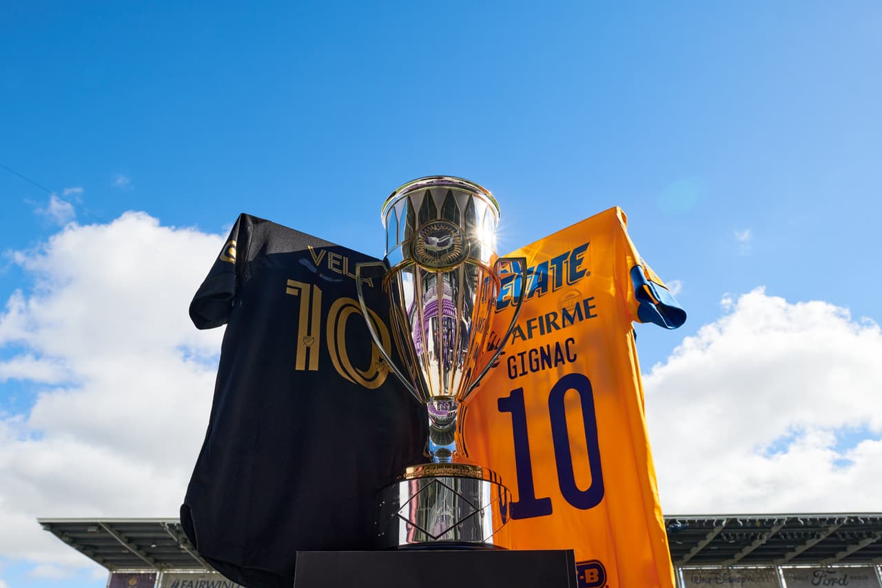 Todo listo para la Final de la Concachampions entre Tigres y LAFC | Así luce el espectacular trofeo de la Concacaf Champions League 2020.
