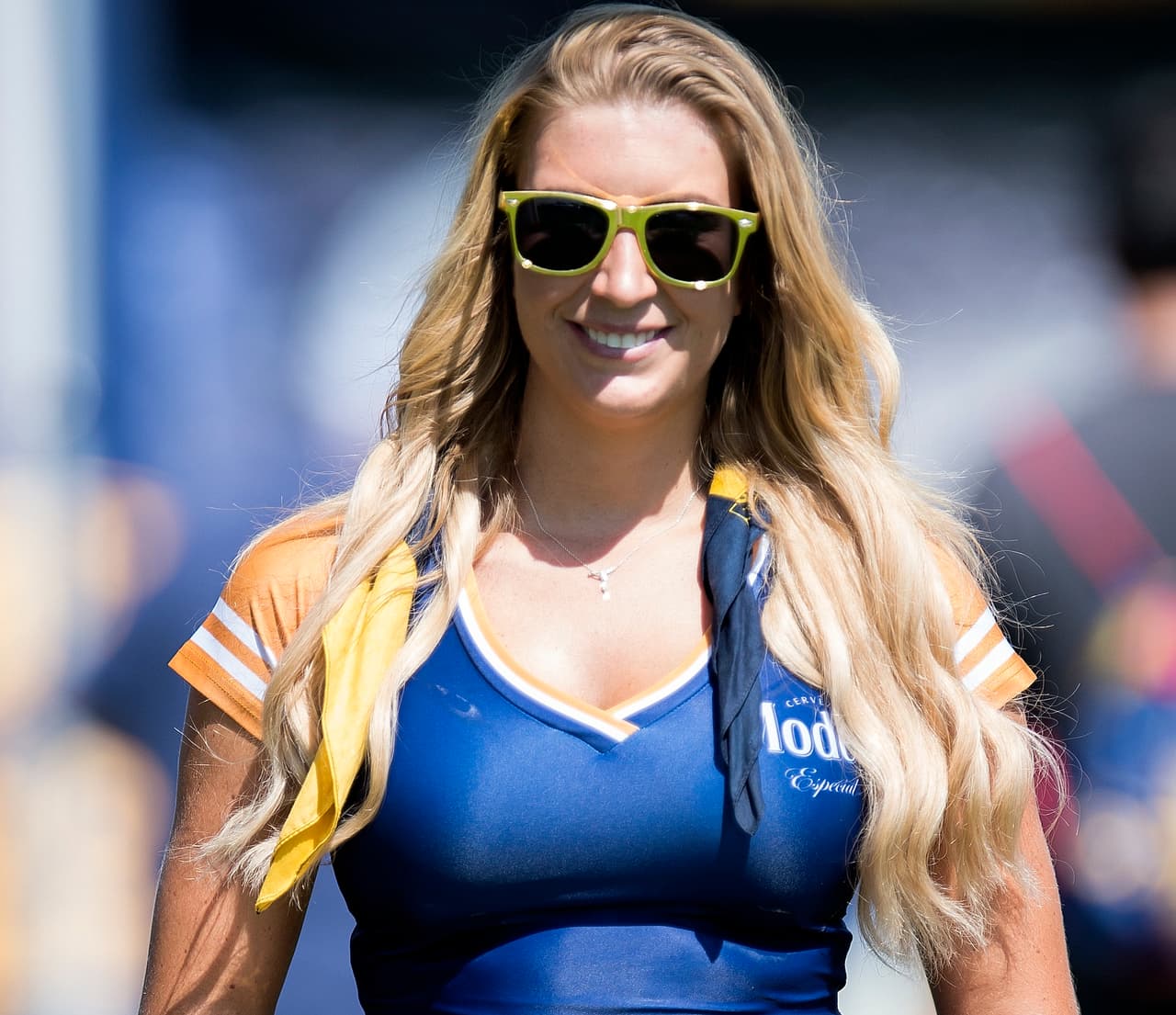 El colorido y la belleza de las fanáticas dibujó la fiesta de los hinchas en los cuartos de final entre México y Honduras en la Copa Oro, que mostró de nuevo la fidelidad de los seguidores en Estados Unidos.