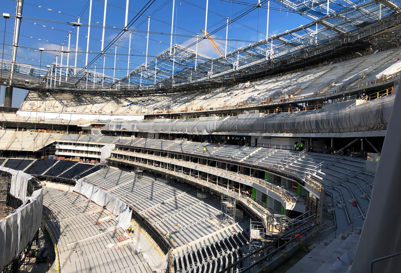 Casi listo el nuevo estadio de los equipos de la NFL de Los Ángeles, Rams y Chargers. Con una inversión de casi 5 mil millones de dólares, estará listo para abrir sus puertas a los aficionados del futbol americano en marzo.