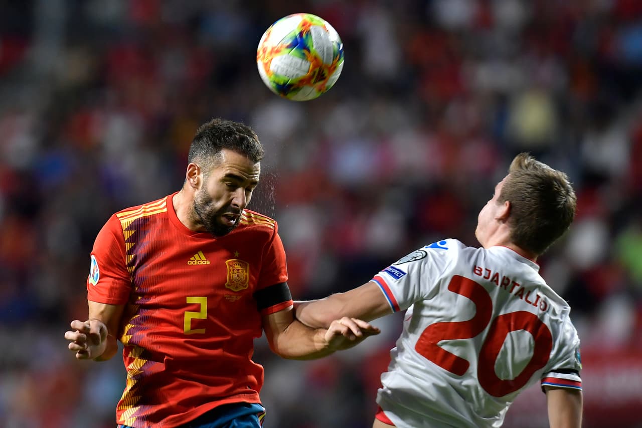 España golea 4-0 a Islas Feroe