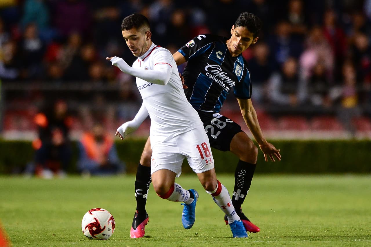Con goles de Leonardo Fernández y Jorge Aguilar, Gallos y Diablos no se hacen daño y reparten puntos en Querétaro.