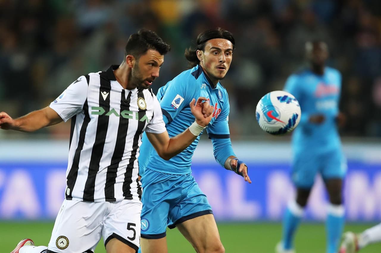 El Napoli golea al Udinese 4-0 al cierre de la cuarta jornada en la Serie A. Las anotaciones de la escuadra dirigida por Spalleti fueron por Victor Osimhen, Amir Rrahmani, Kalidou Koulibaly y el mexicano Hirving Lozano, quien ingresó al minuto 71' del encuentro.