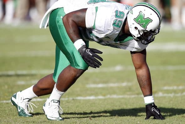 Alas defensivas: Empatado 5. Vinny Curry, Marshall - Altura: 1.93 m - Peso: 119 kg